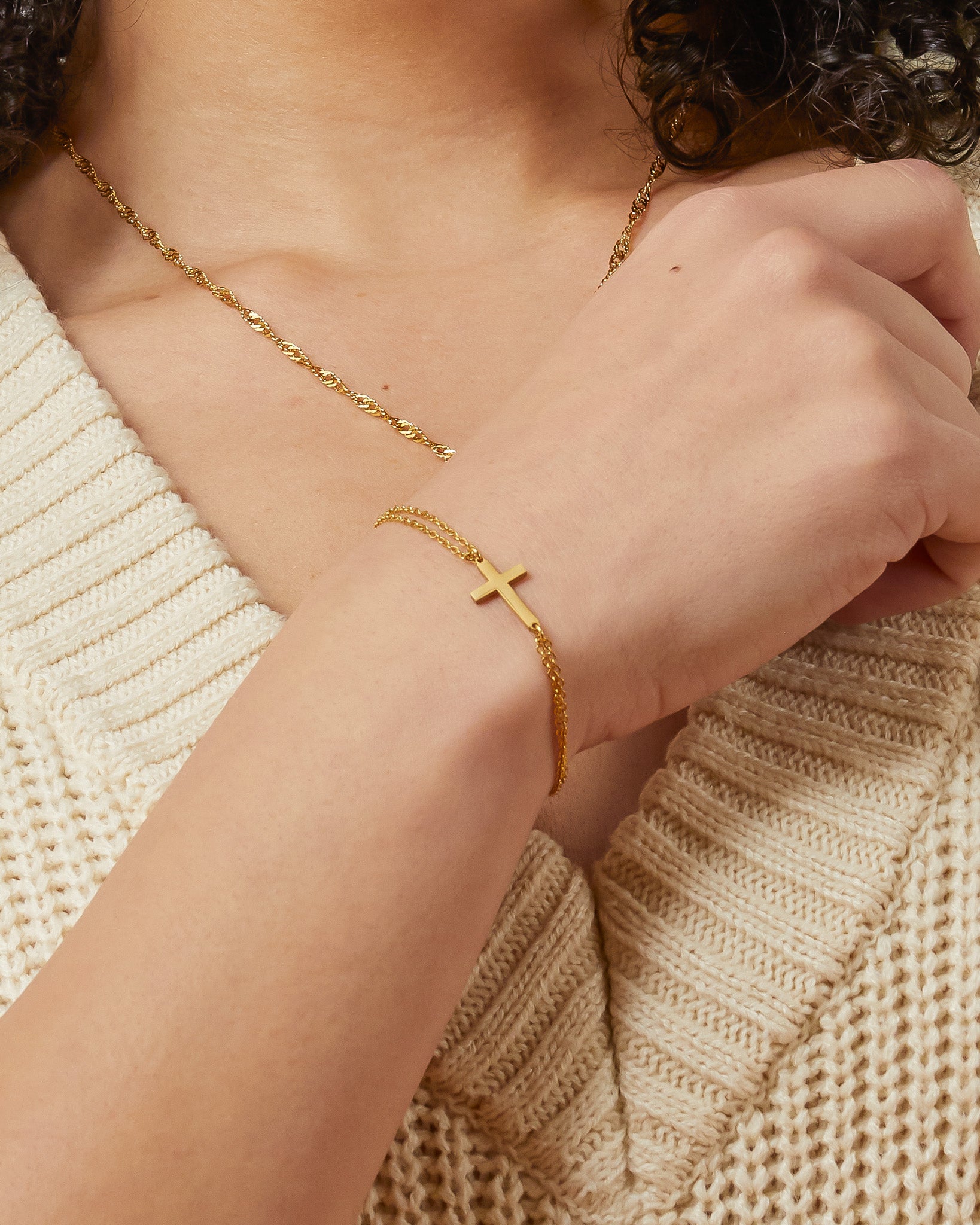 Dainty Cross Bracelet