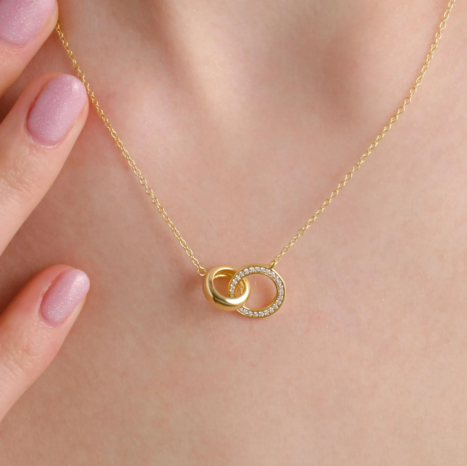 Diamond Intertwined Circle Necklace - CG3959S