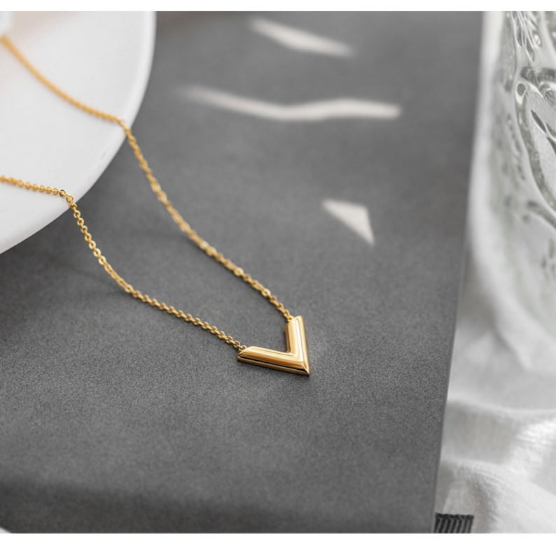 Dainty Minimalist V Necklace